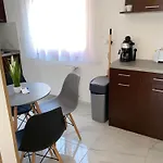 Familia Apartmanhaz * Sárvár
