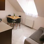 Familia Apartmanhaz