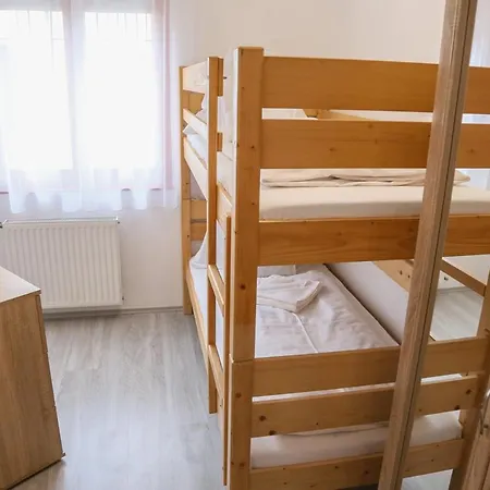 Apartament Familia Apartmanhaz