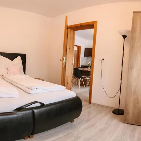 Apartament Familia Apartmanhaz *